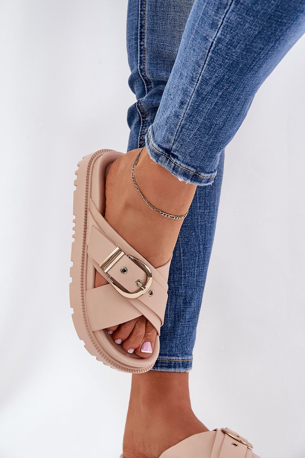 Clacquettes model 212895 Step in style
