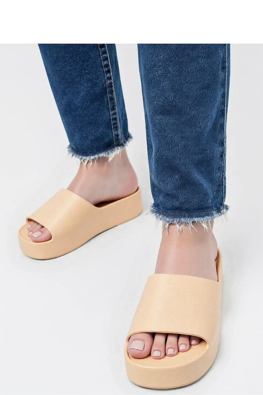 Clacquettes model 212950 Inello