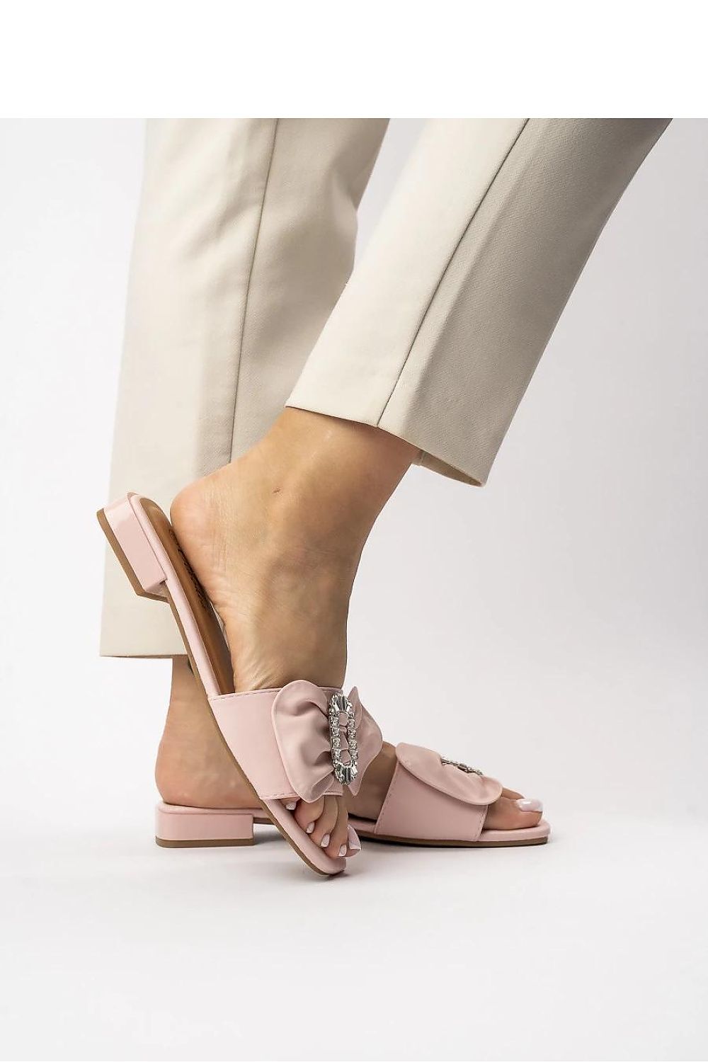 Clacquettes model 212979 Inello