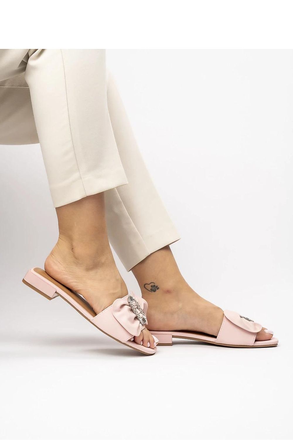 Clacquettes model 212979 Inello