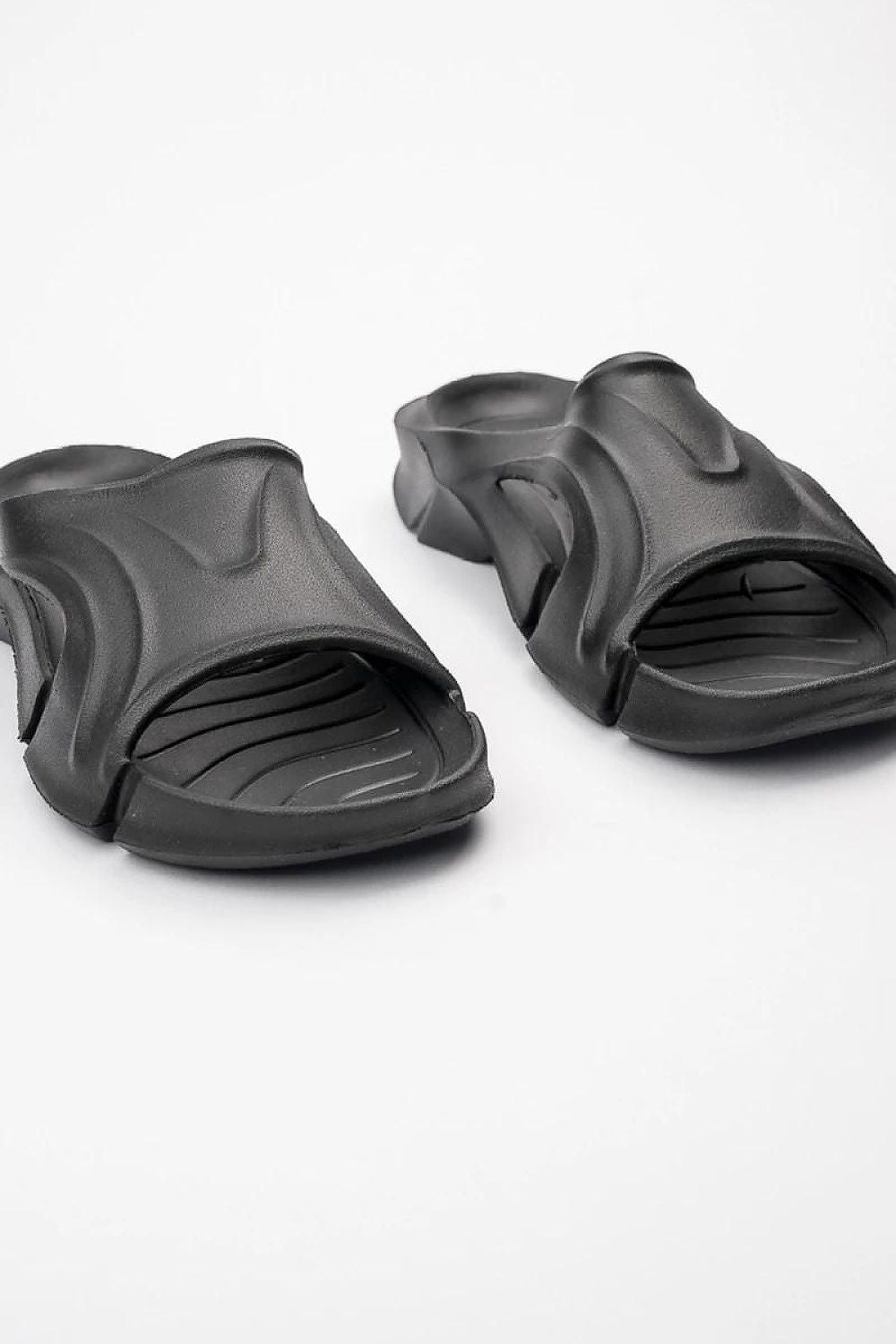 Clacquettes model 212986 Inello