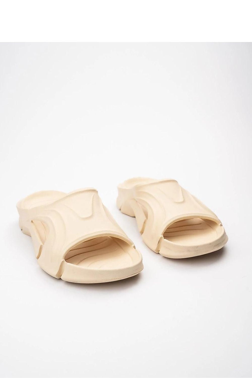 Clacquettes model 212988 Inello