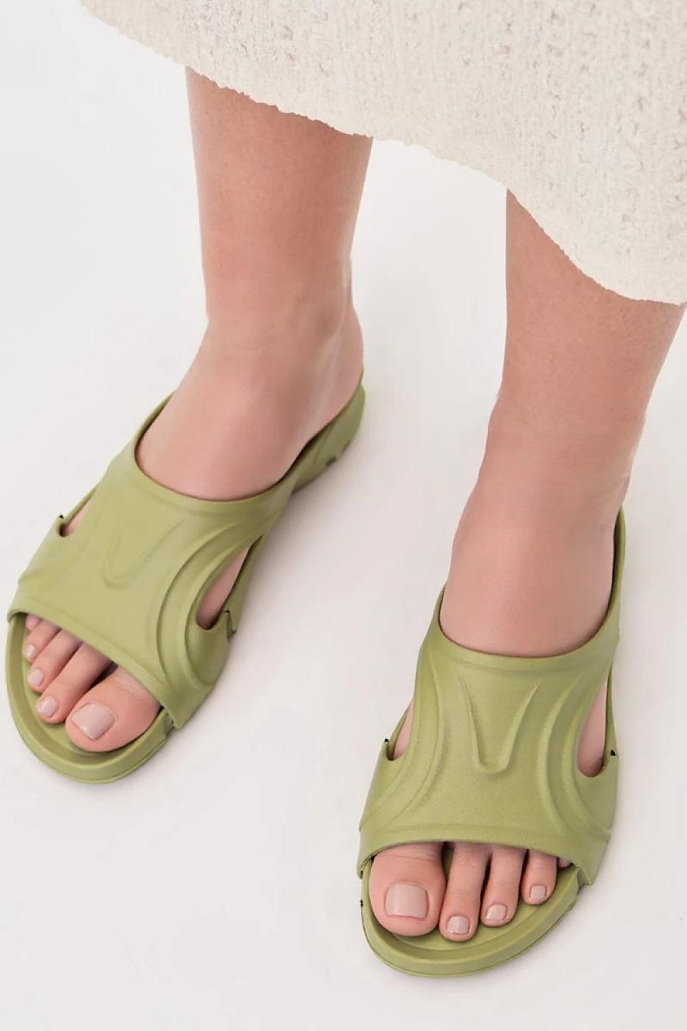 Clacquettes model 212989 Inello