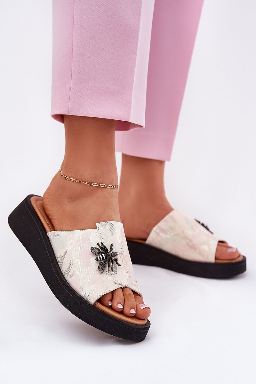 Clacquettes model 213036 Step in style