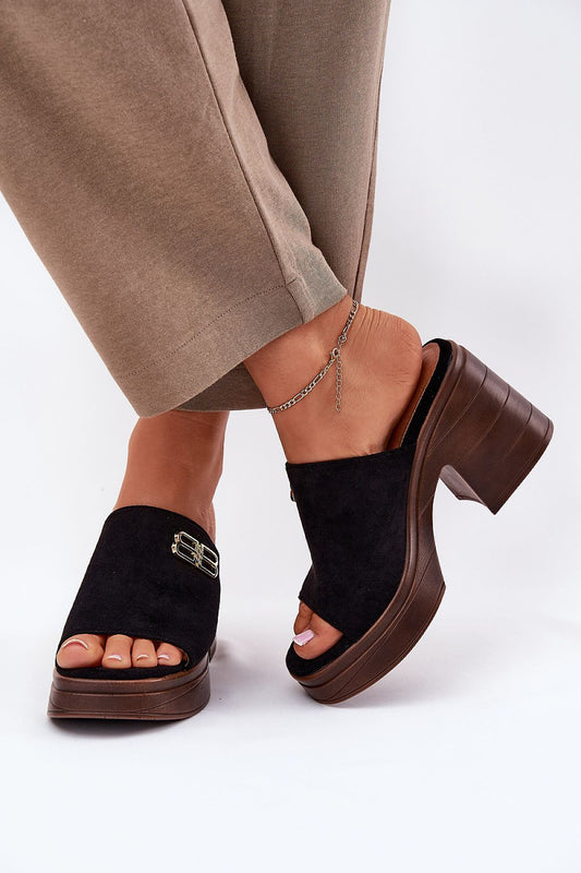 Clacquettes model 213037 Step in style