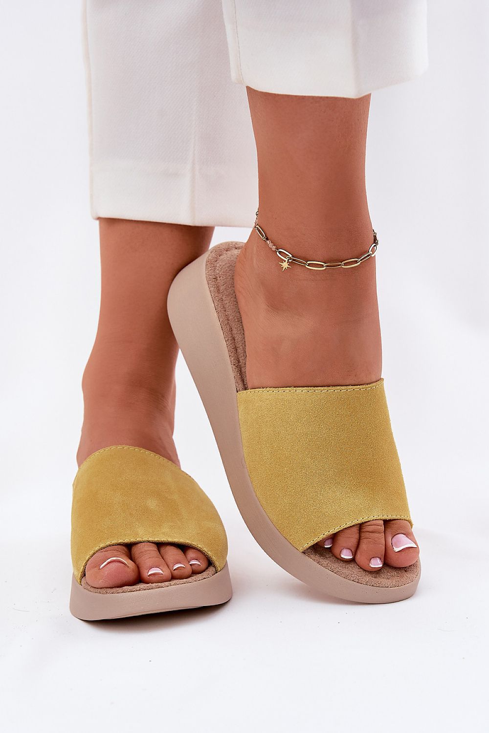 Clacquettes model 213044 Step in style
