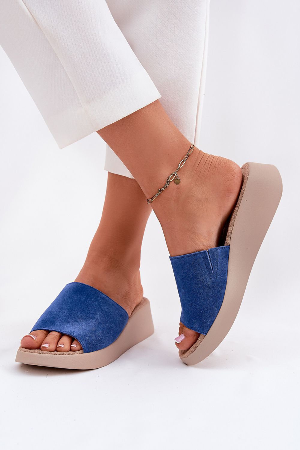 Clacquettes model 213045 Step in style