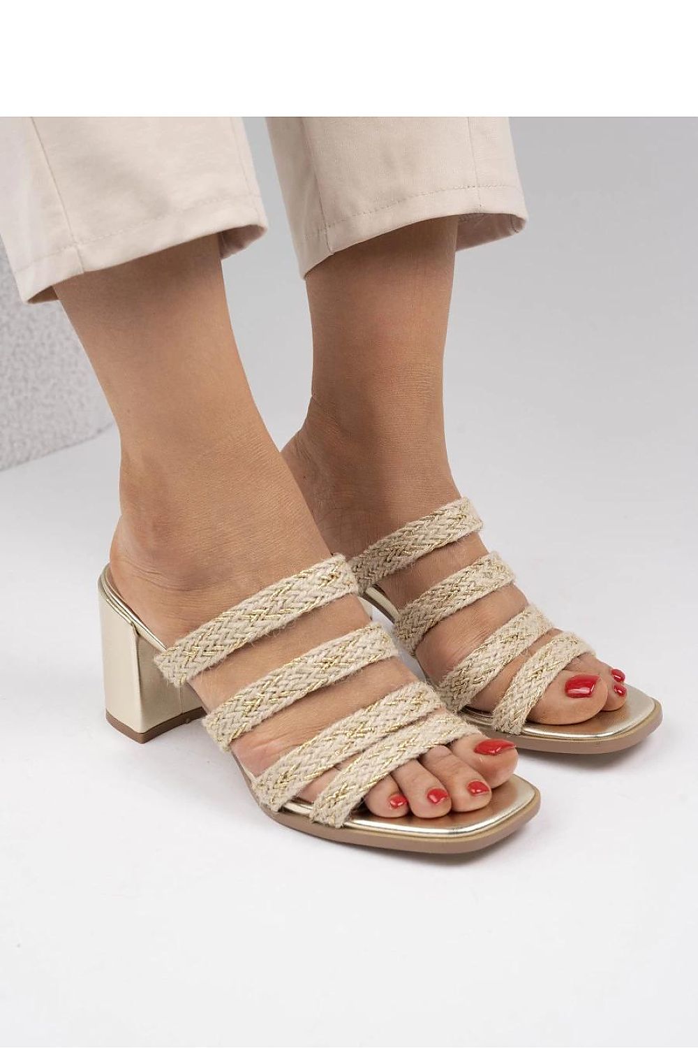 Clacquettes model 213141 Inello
