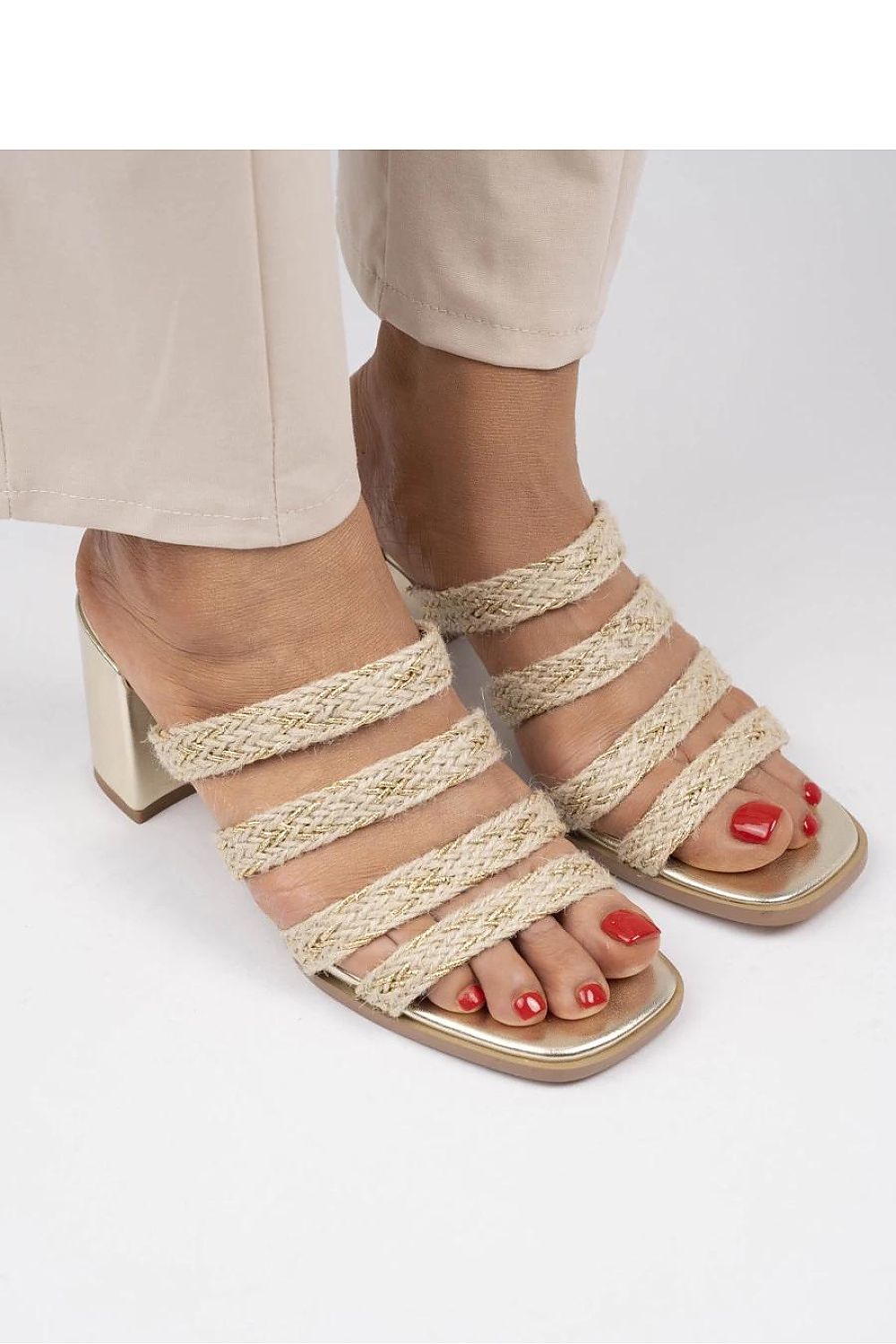 Clacquettes model 213141 Inello