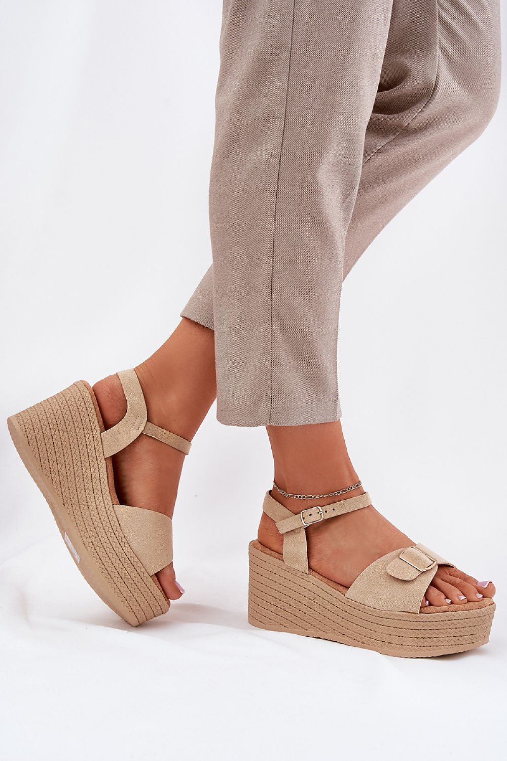 Cothurnes model 213178 Step in style