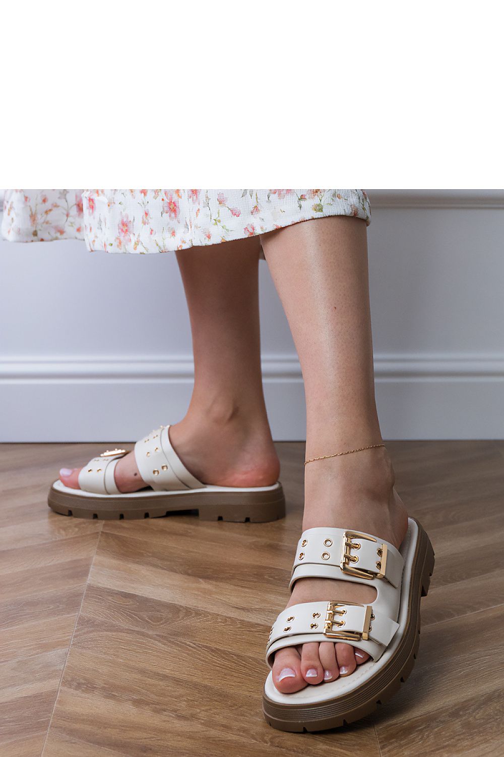 Clacquettes model 213359 PRIMO
