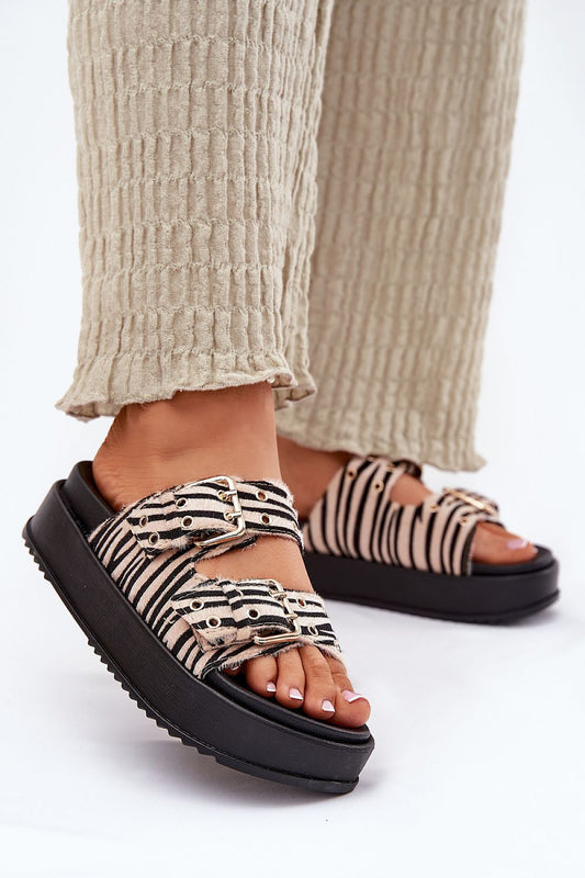 Clacquettes model 213481 Step in style