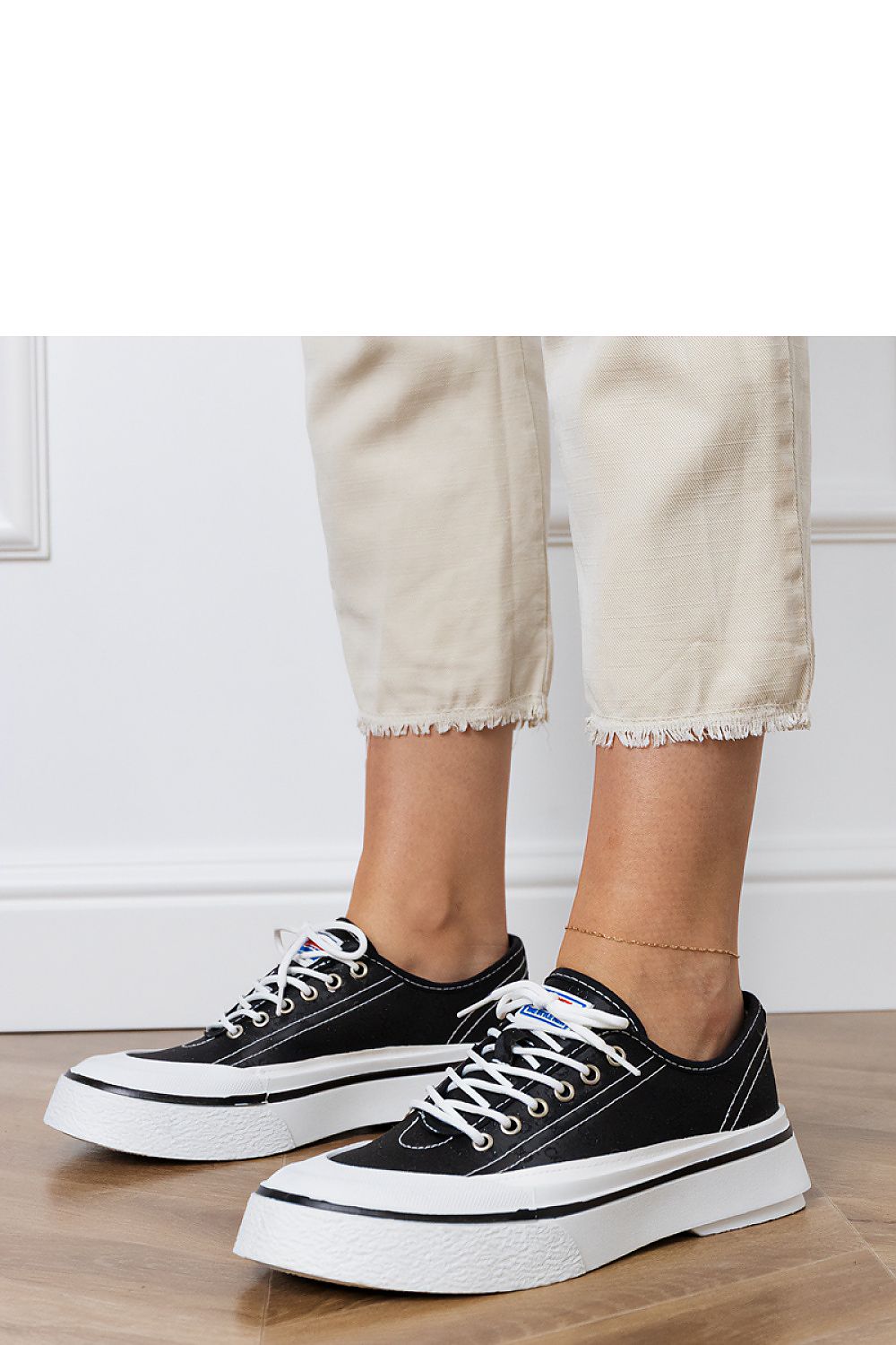 Baskets model 213737 PRIMO