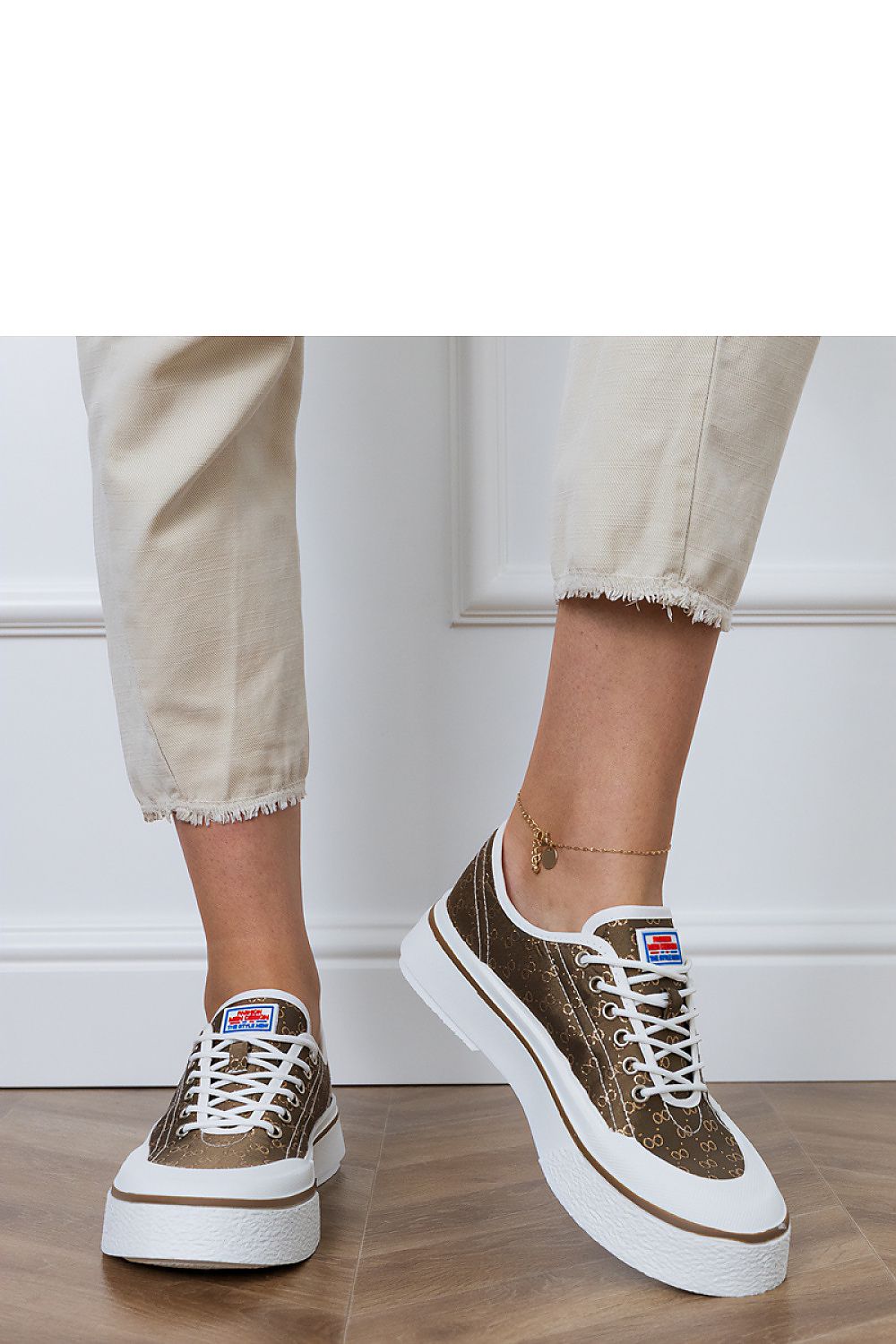 Baskets model 213738 PRIMO