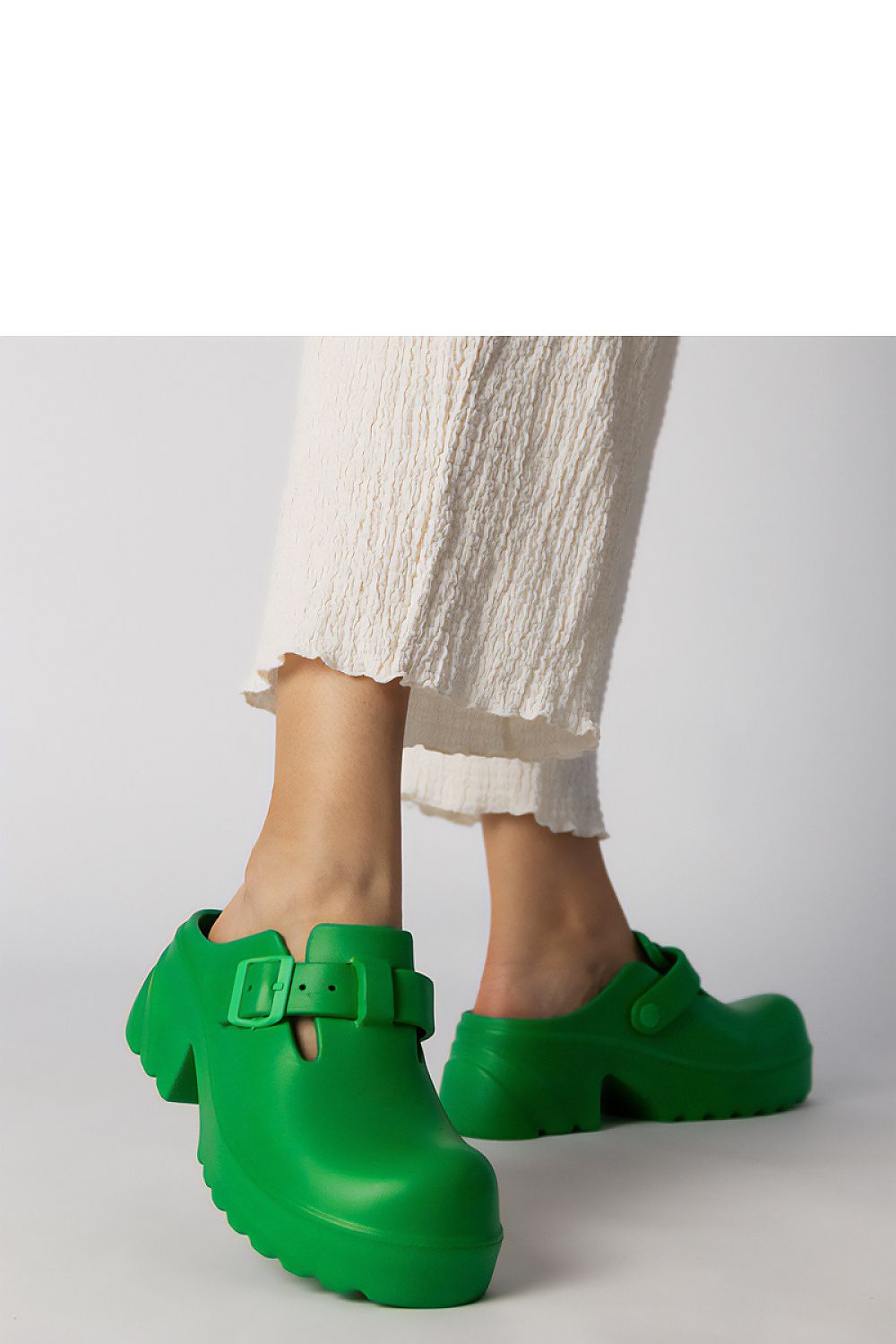 Clacquettes model 213748 PRIMO