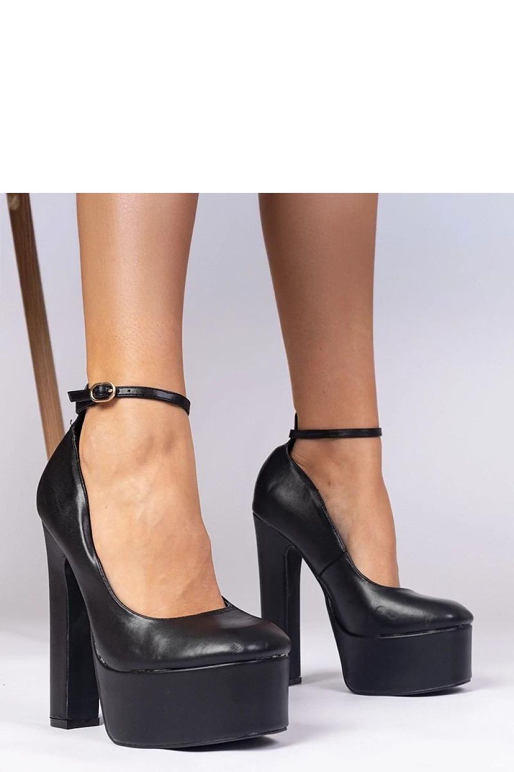 Escarpins talon large model 213753 PRIMO
