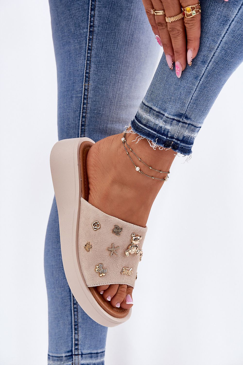 Clacquettes model 213952 Step in style