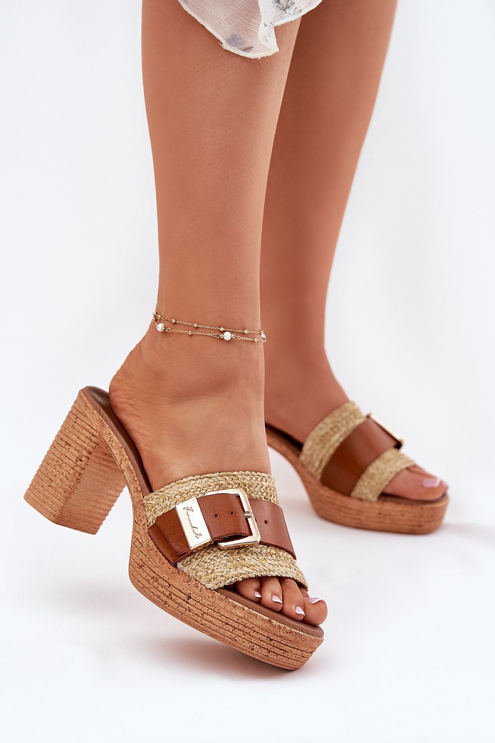 Clacquettes model 213955 Step in style