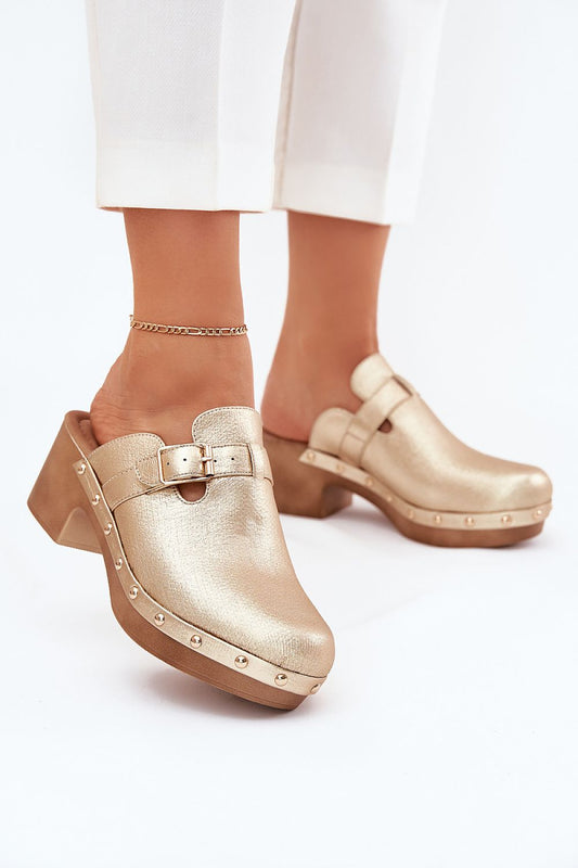 Clacquettes model 214125 Step in style