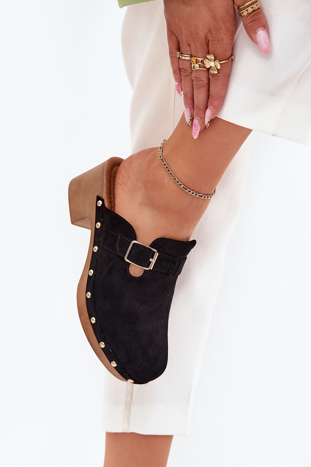 Clacquettes model 214126 Step in style