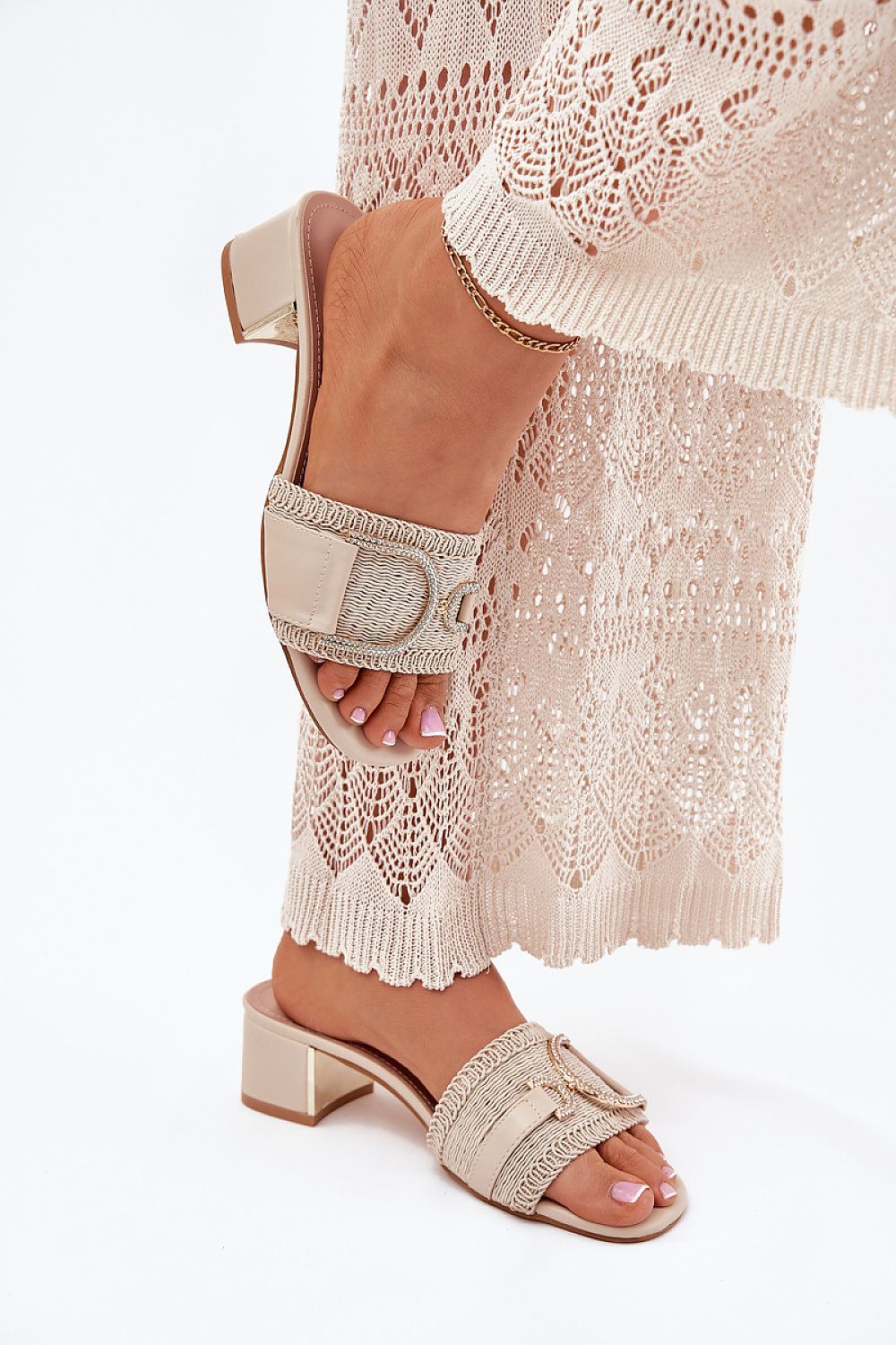 Clacquettes model 214133 Step in style