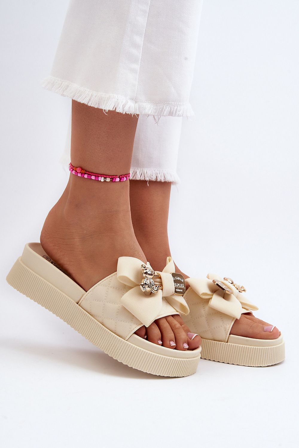 Clacquettes model 214366 Step in style