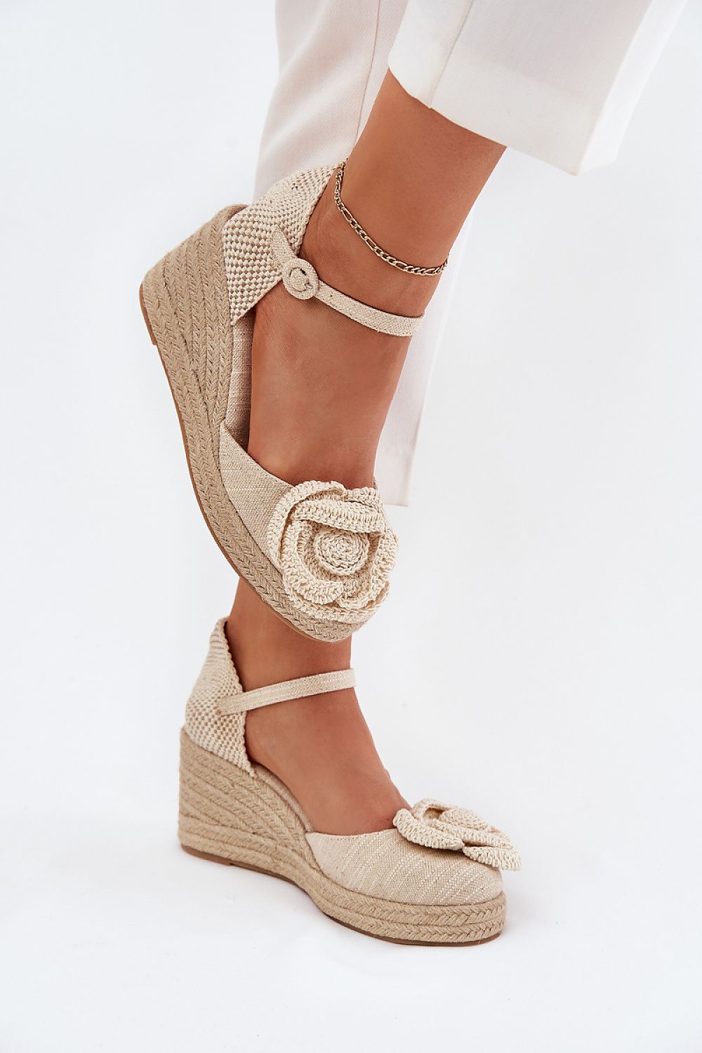Cothurnes model 214384 Step in style