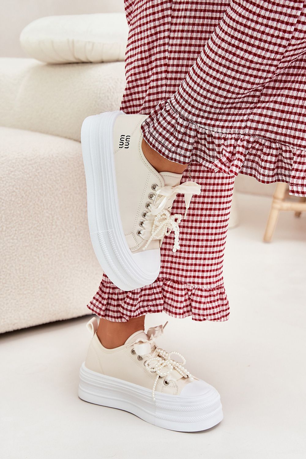 Baskets model 214394 Step in style