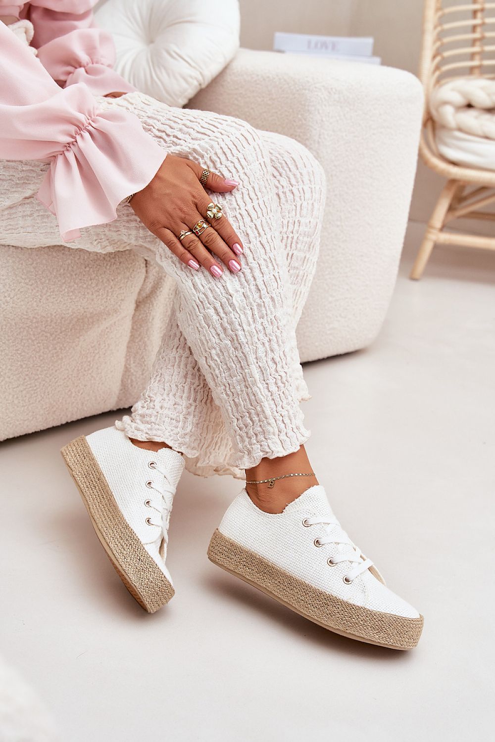 Baskets model 214400 Step in style