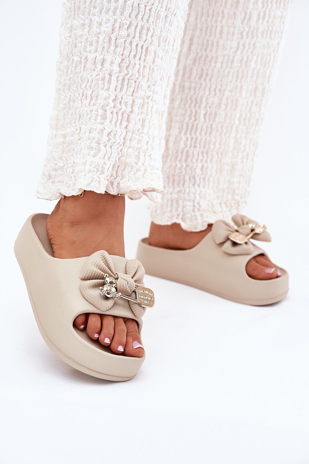 Clacquettes model 214403 Step in style
