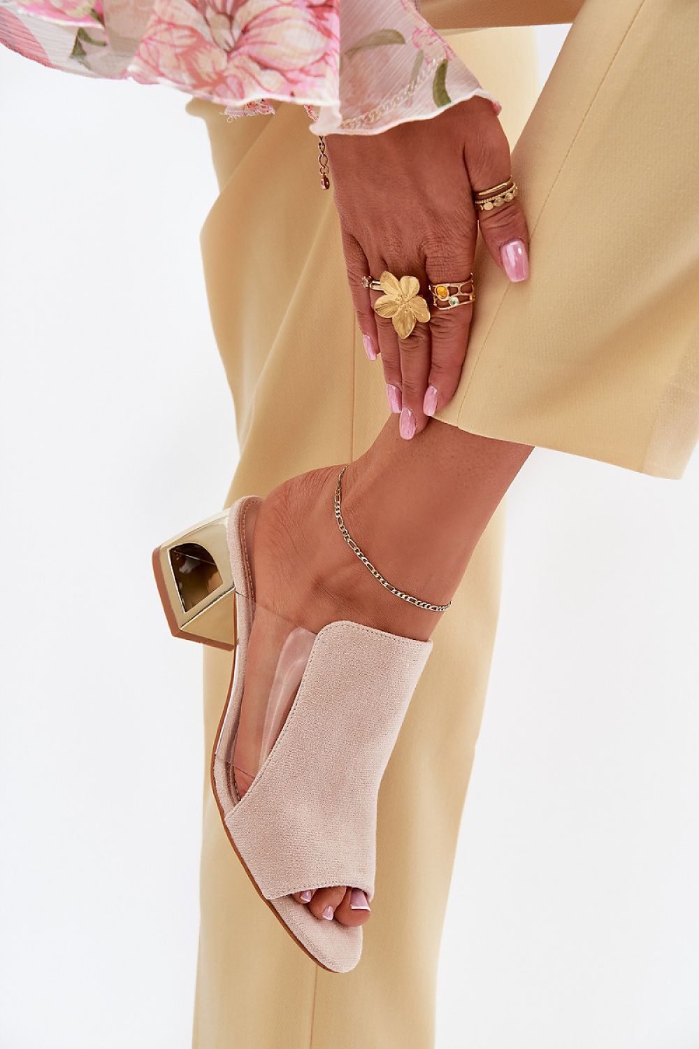 Clacquettes model 214713 Step in style