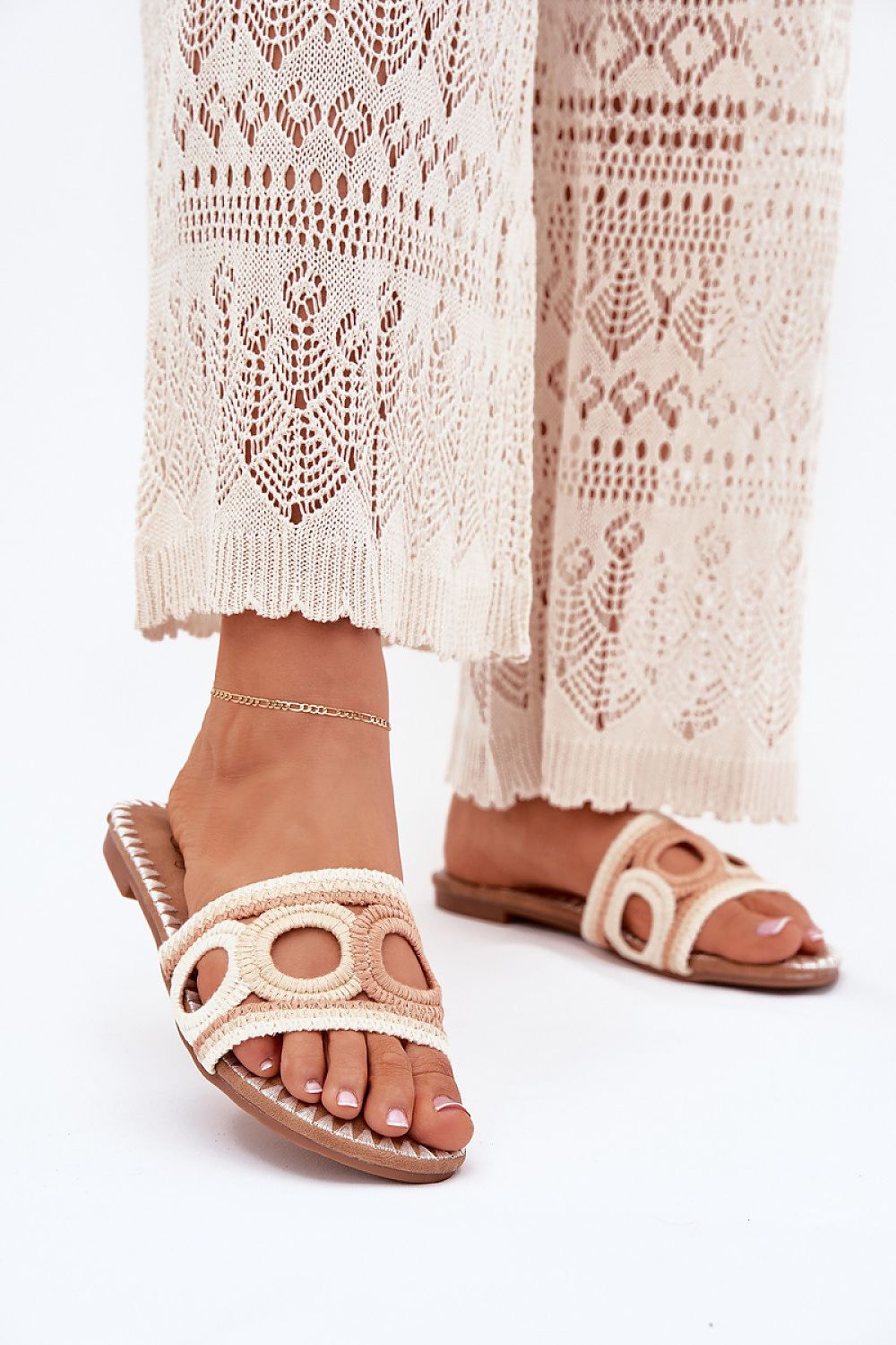 Clacquettes model 214726 Step in style
