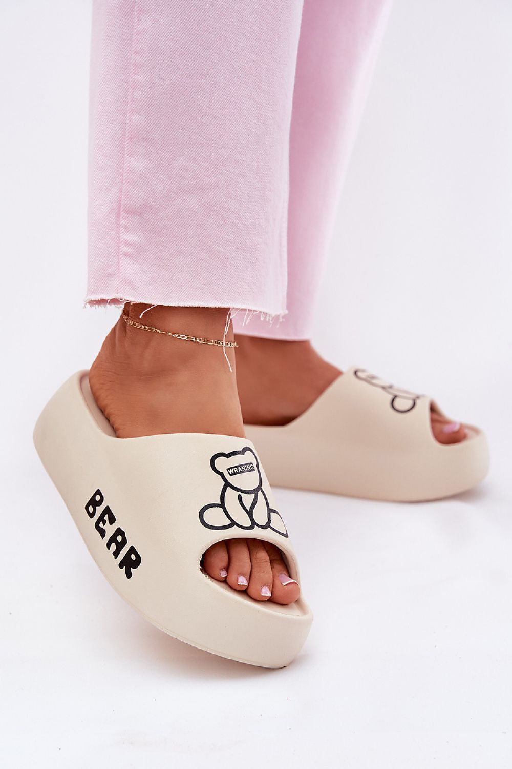 Clacquettes model 214727 Step in style