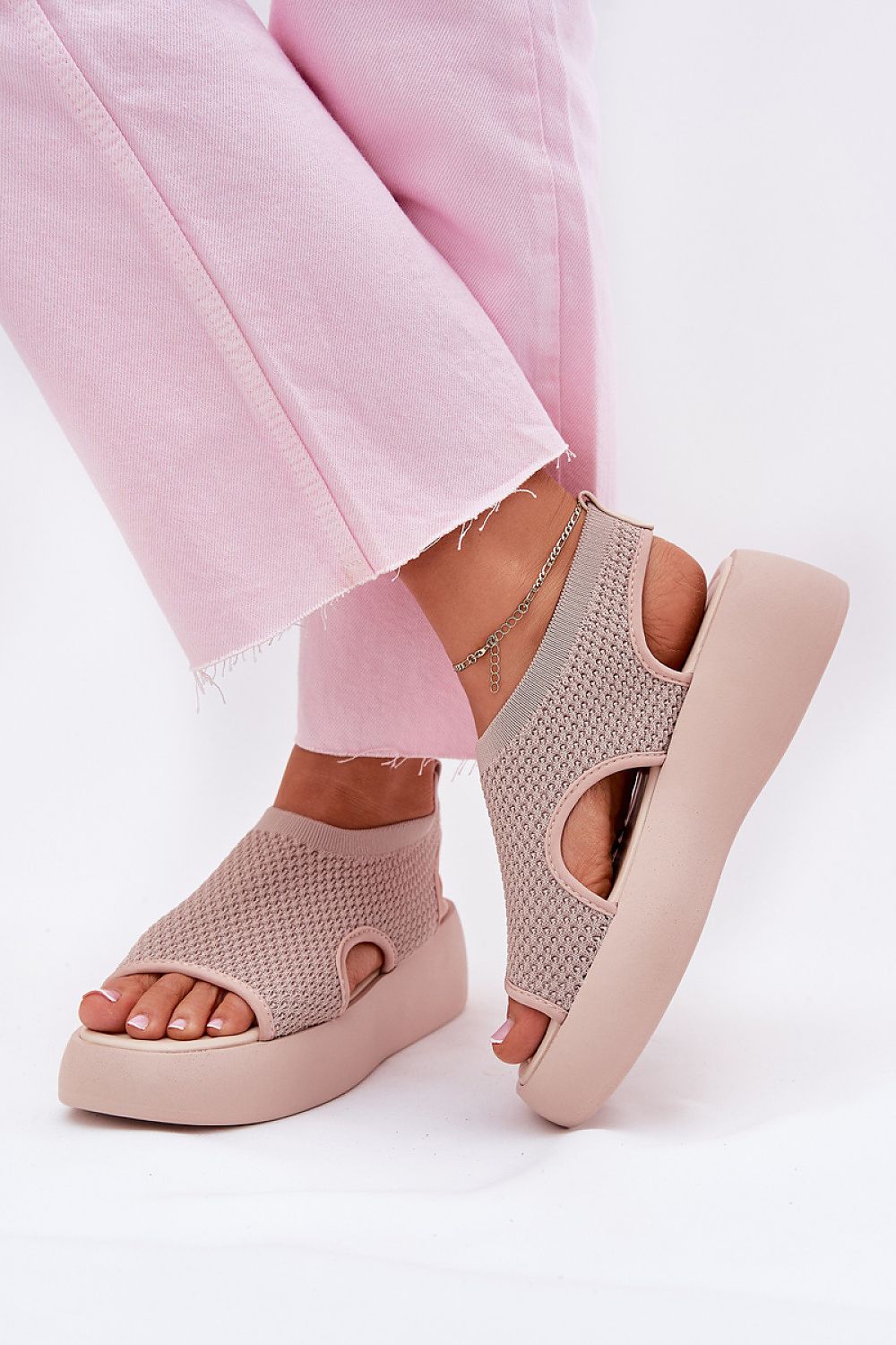 Cothurnes model 214987 Step in style