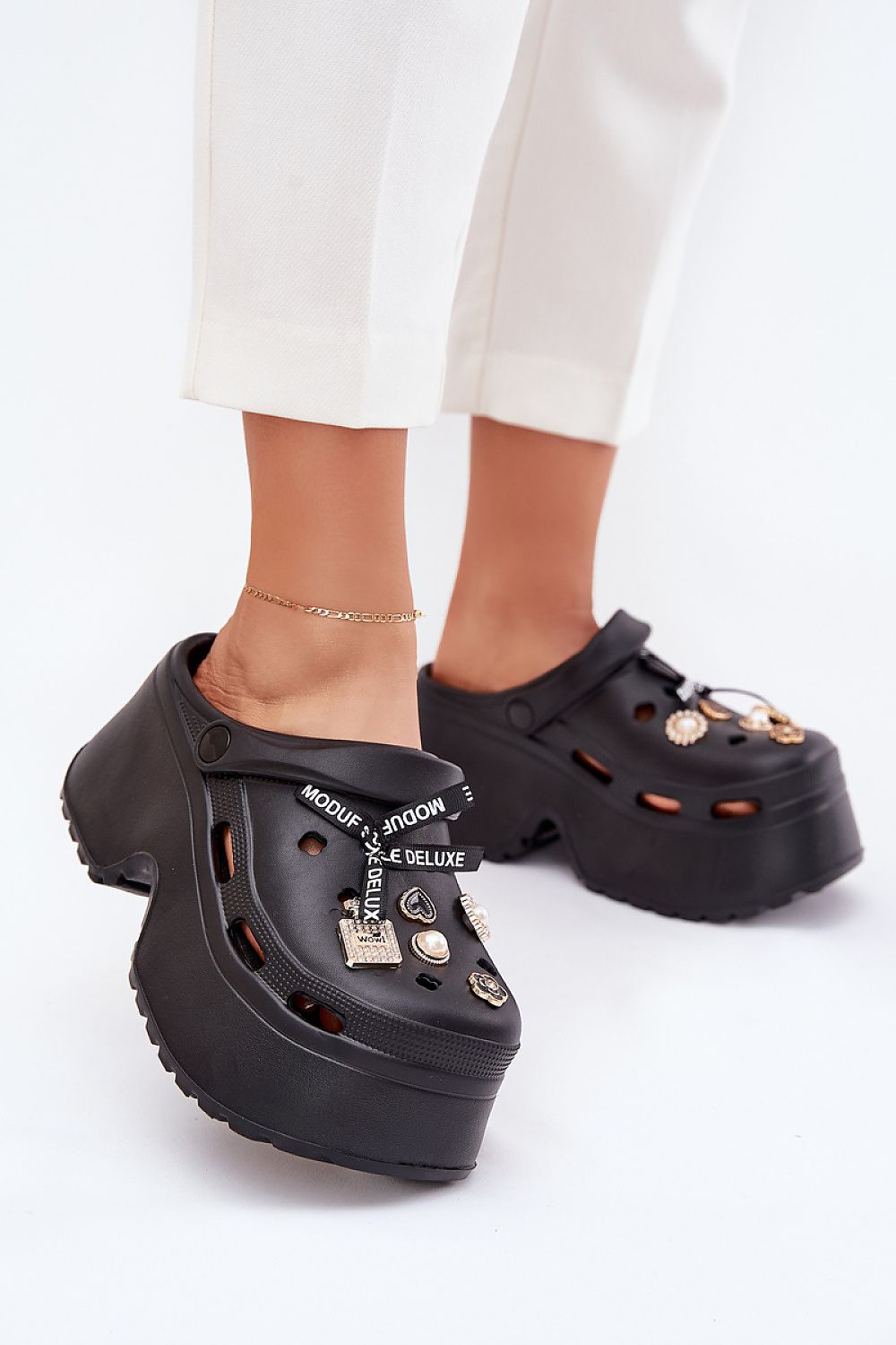 Clacquettes model 215050 Step in style