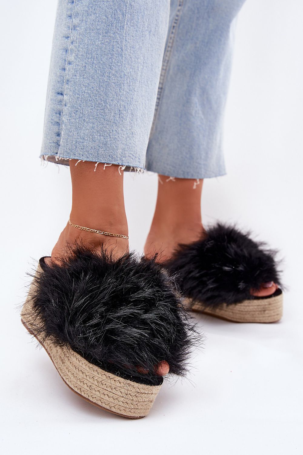 Clacquettes model 215056 Step in style