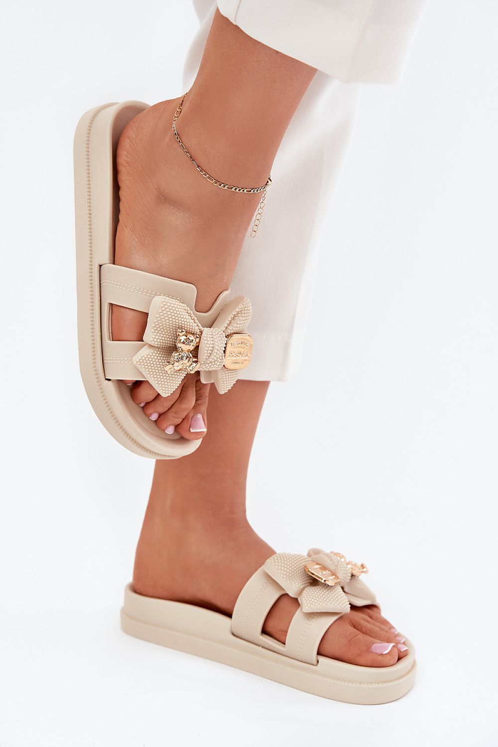 Clacquettes model 215057 Step in style