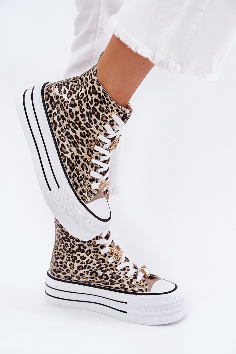 Baskets model 215170 Step in style
