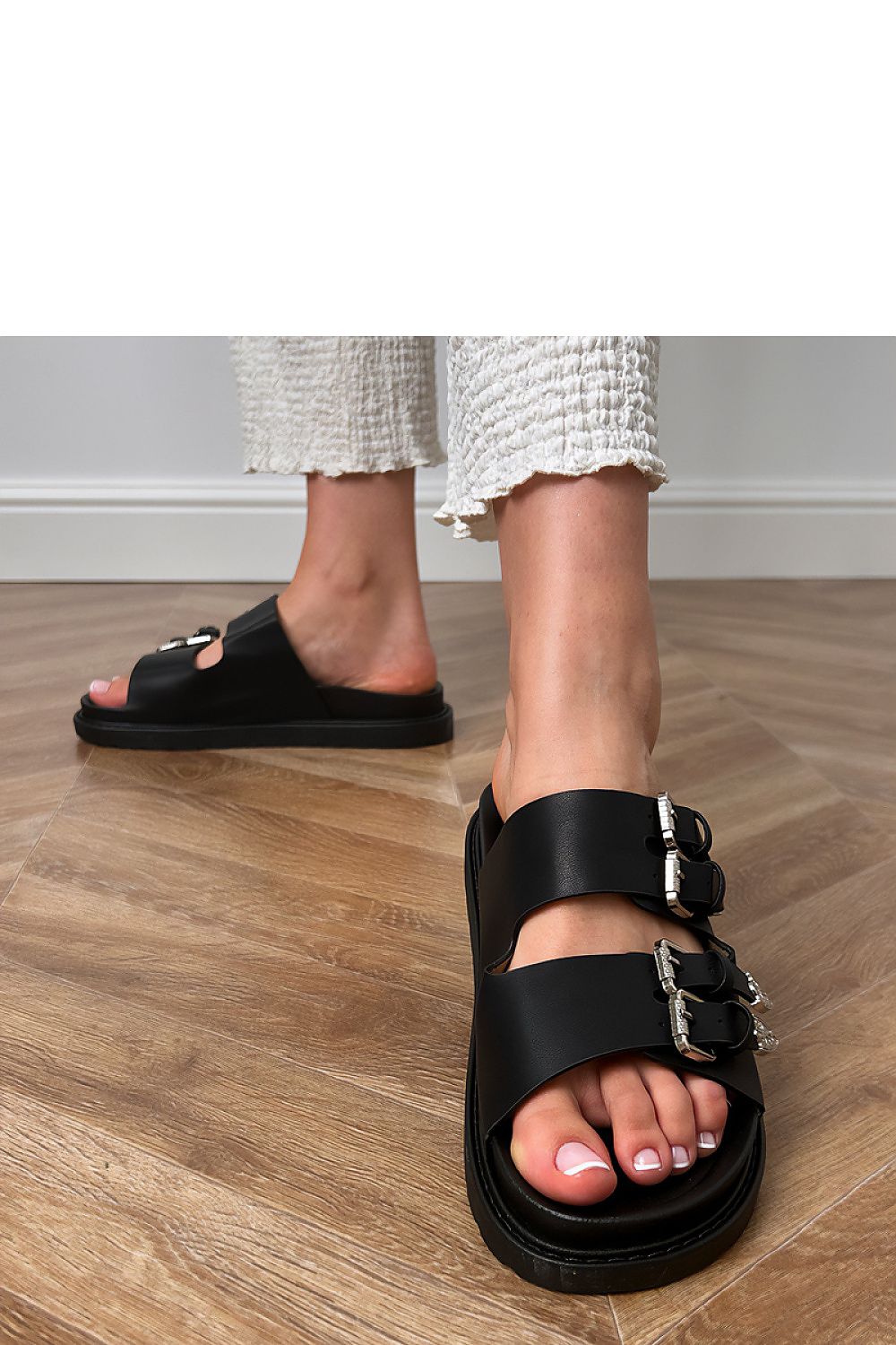 Clacquettes model 215438 PRIMO