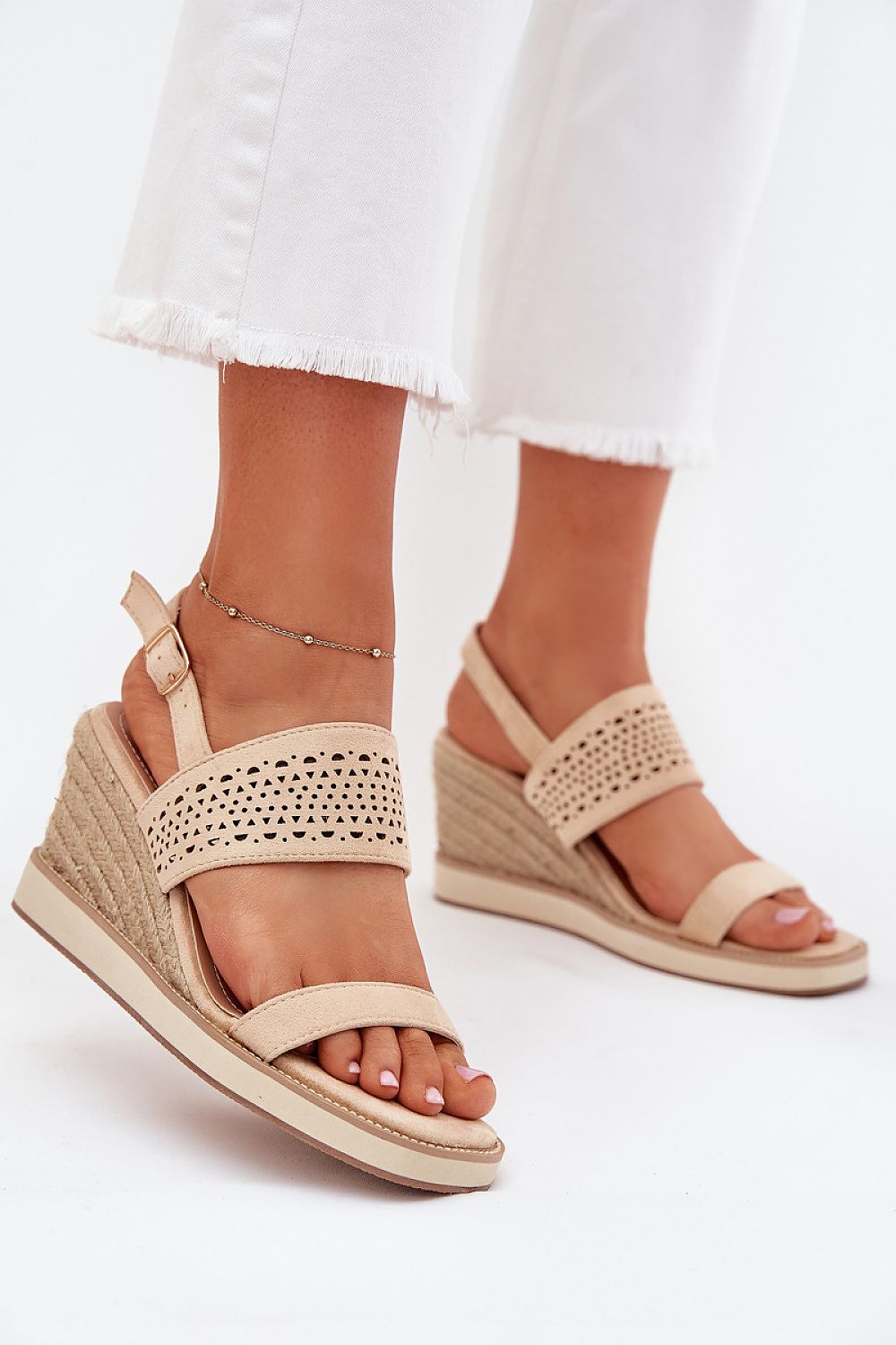 Cothurnes model 215638 Step in style