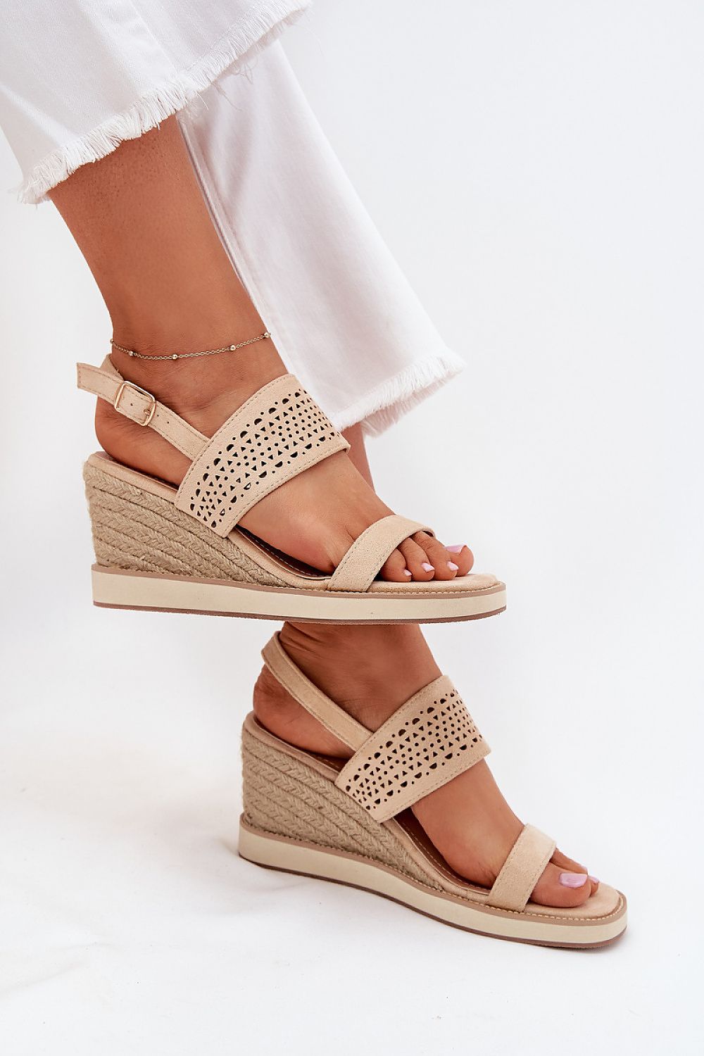 Cothurnes model 215638 Step in style