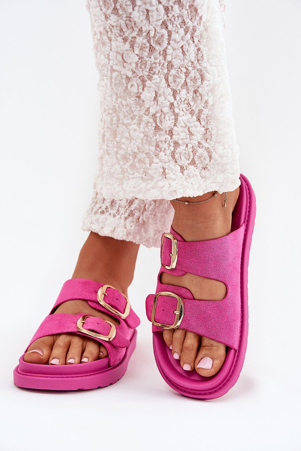 Clacquettes model 215656 Step in style