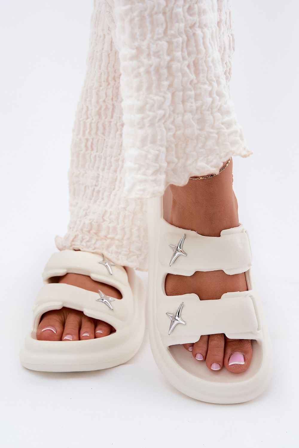 Clacquettes model 215688 Step in style