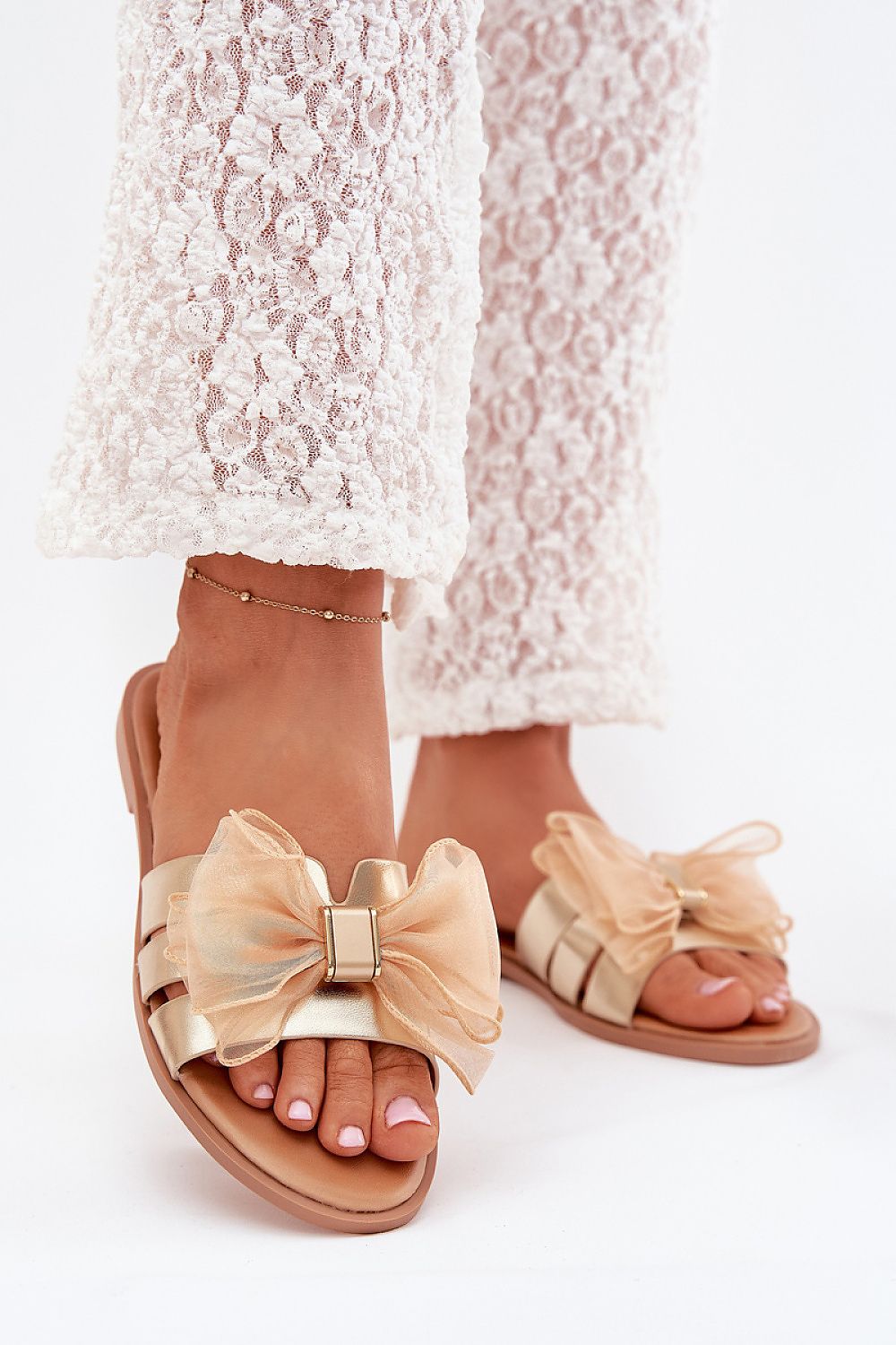 Clacquettes model 215730 Step in style