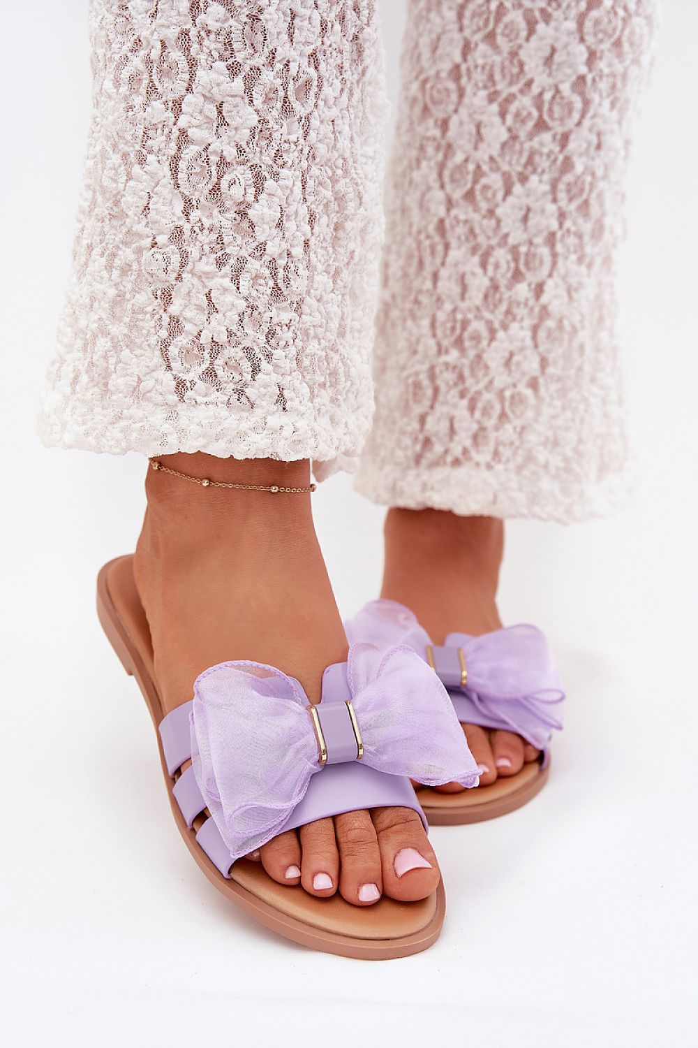 Clacquettes model 215732 Step in style