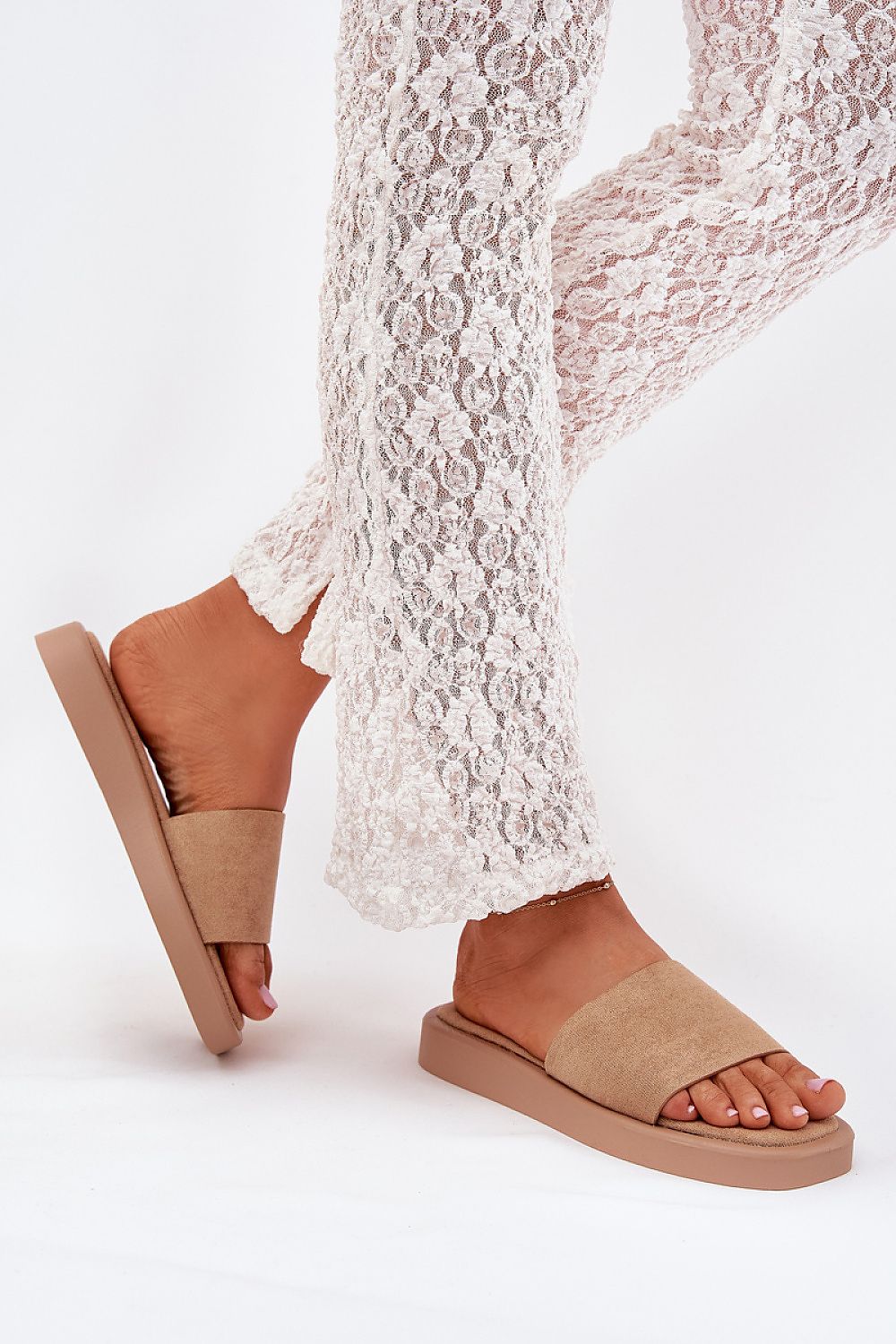 Clacquettes model 215737 Step in style