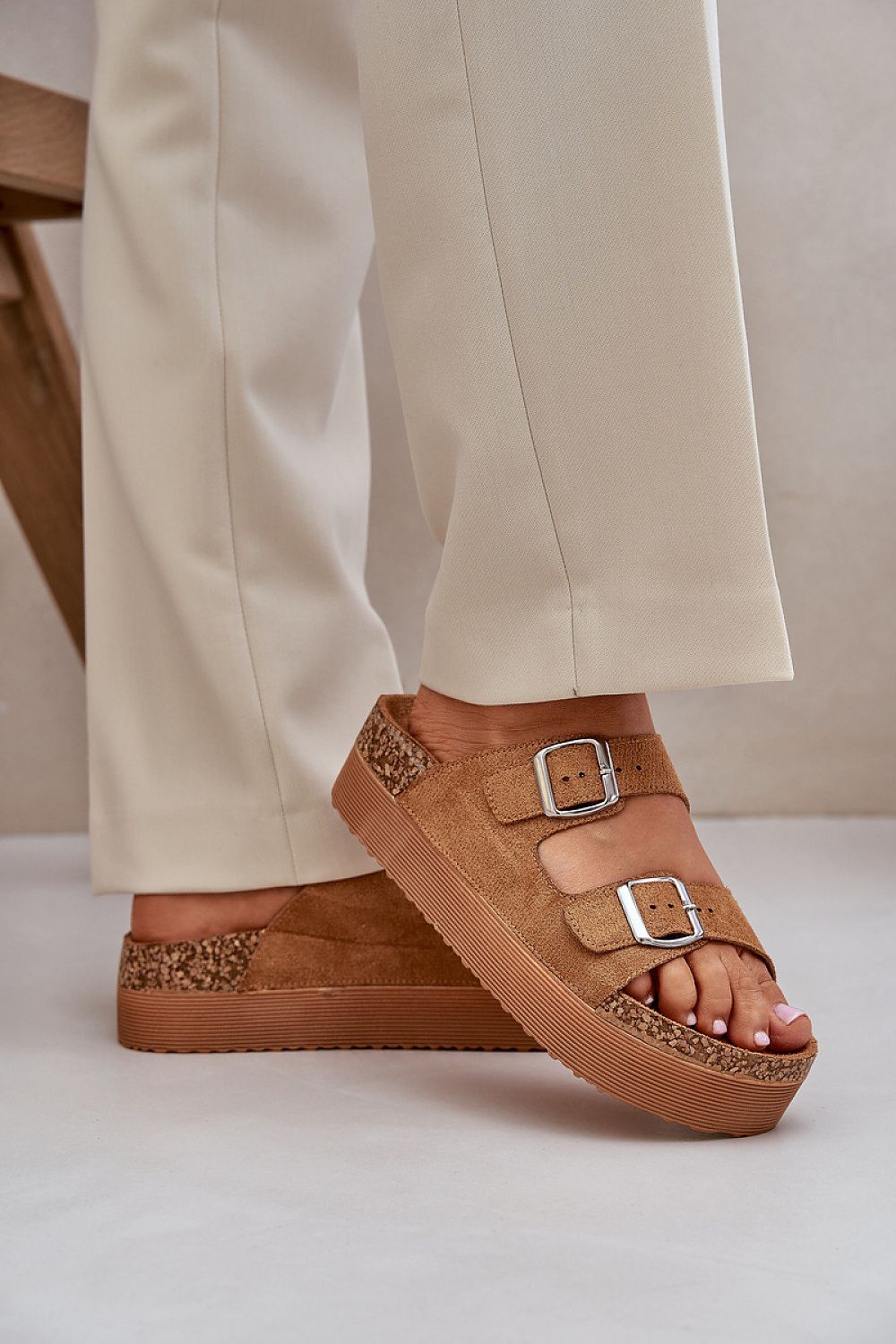 Clacquettes model 215955 Step in style