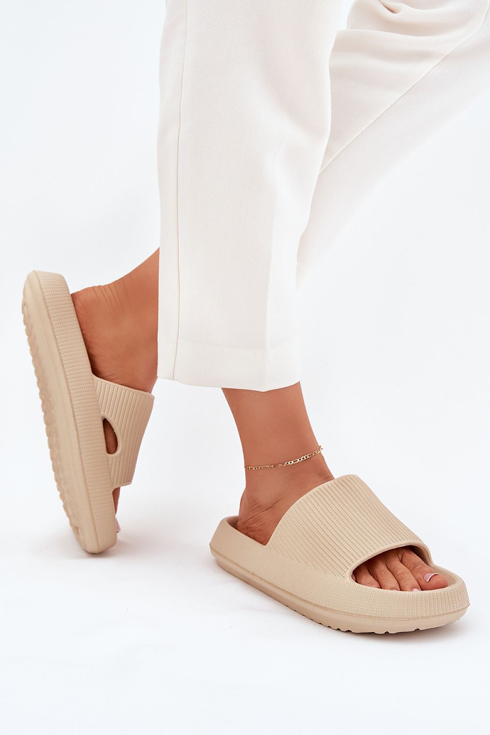 Clacquettes model 215957 Step in style