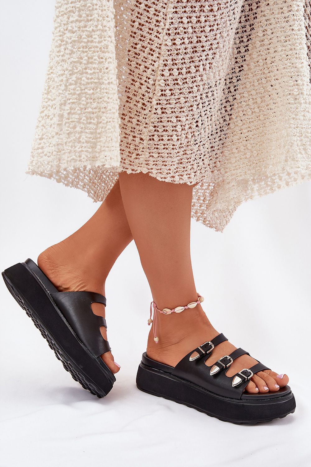 Clacquettes model 215970 Step in style