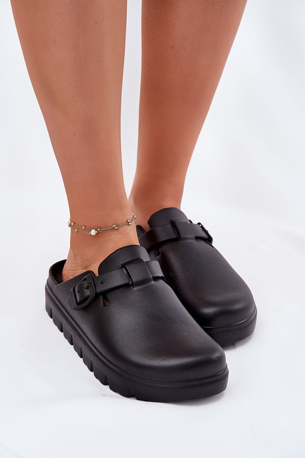 Clacquettes model 215972 Step in style